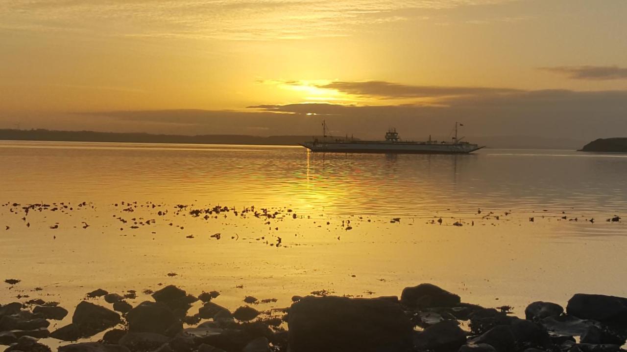 Отель Cois Na Sionna Killimer Экстерьер фото